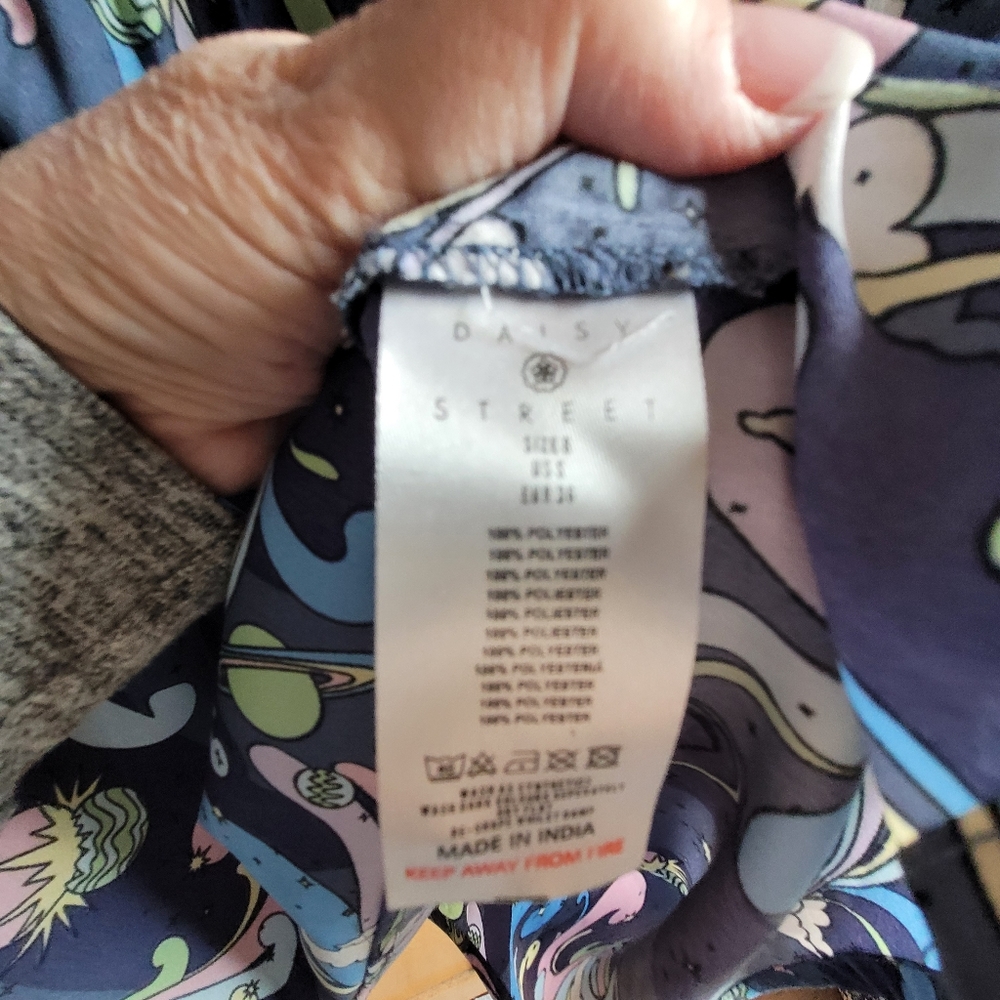 Daisy Street Bold Galaxy Print Dress - Picture 4 of 4